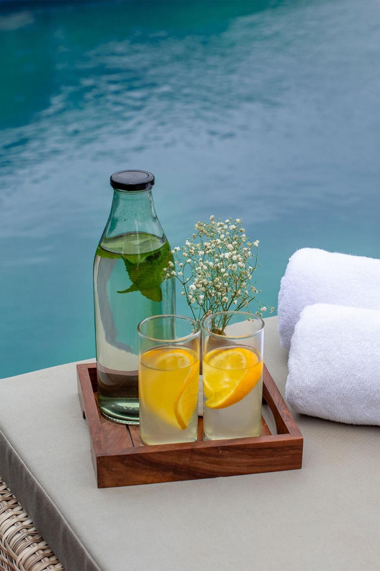 Stayvista At La Nirvana With Pool, Music Speaker & Indoor-Outdoor Game لونافالا المظهر الخارجي الصورة